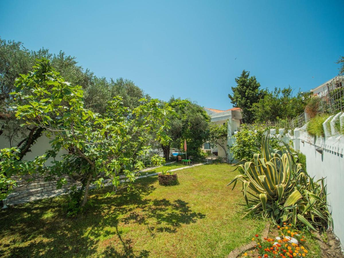 The Turtles Garden Villa Becici  Bagian luar foto